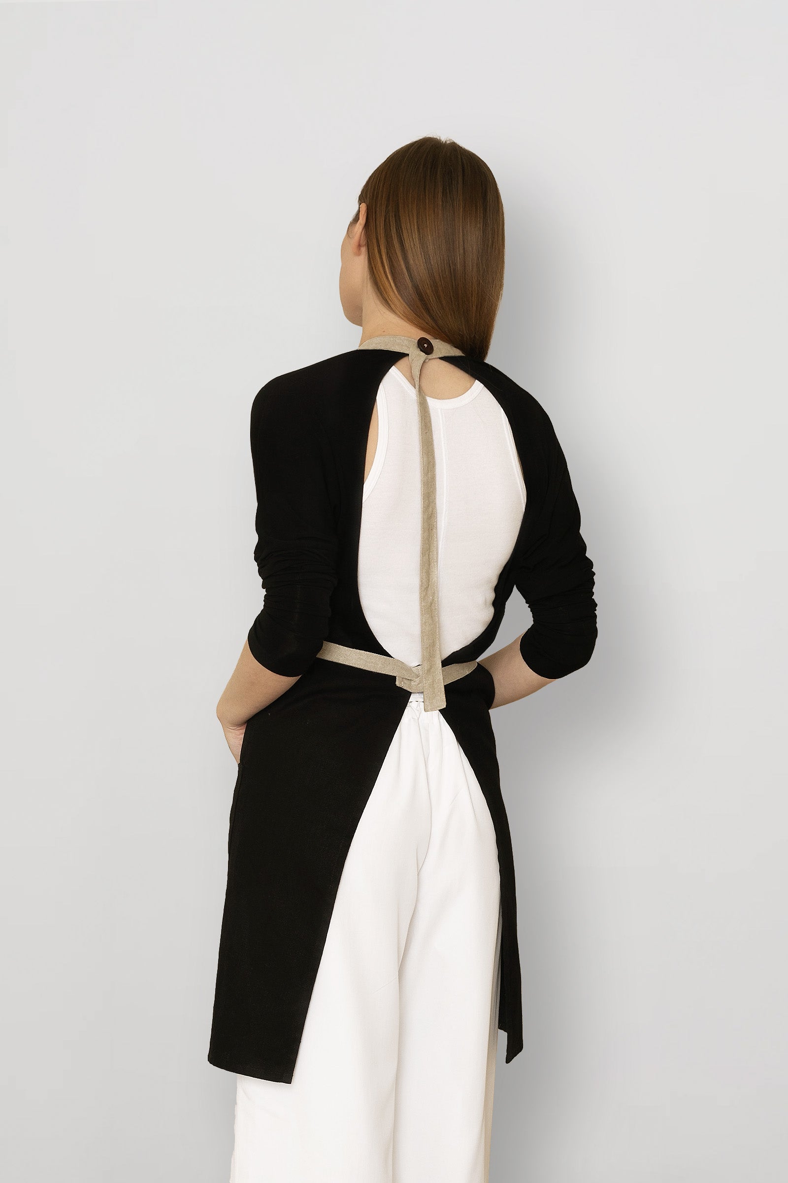 NEST Long Sleeve Apron in Tencel™ & Hemp - Black
