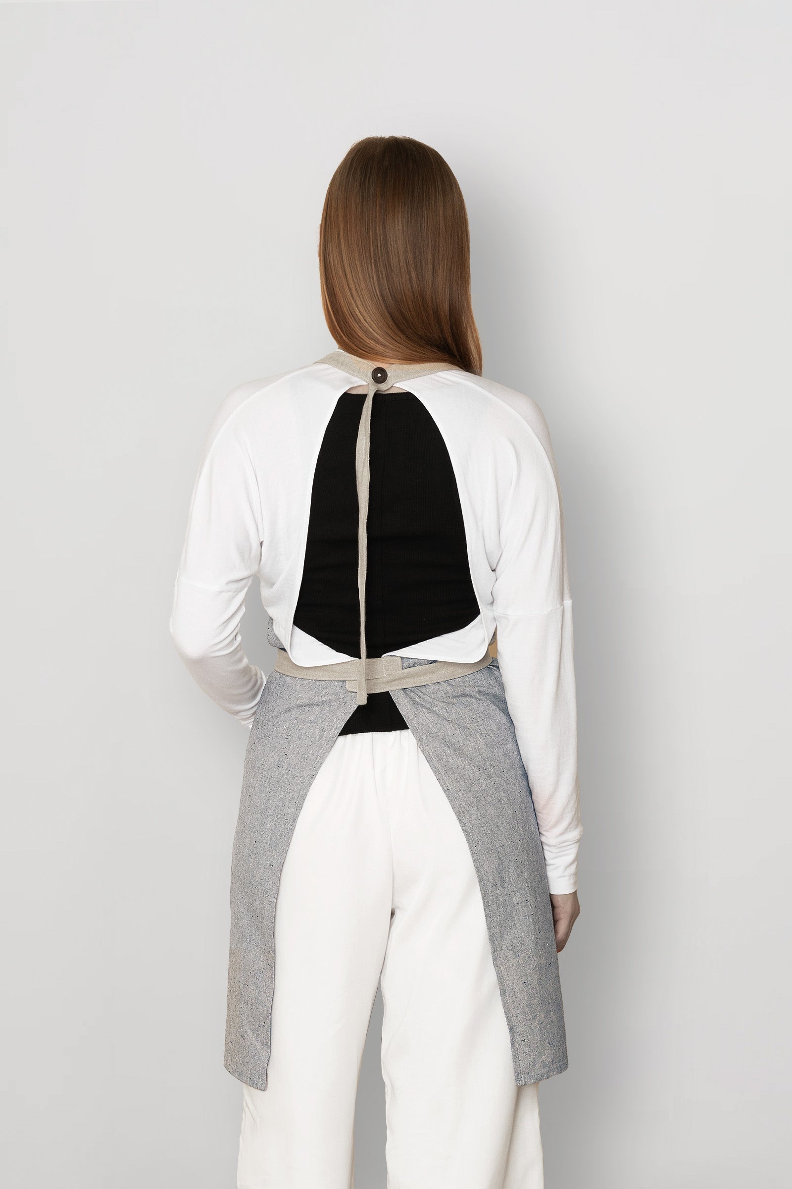 NEST Long Sleeve Apron in Tencel™ & Hemp - White