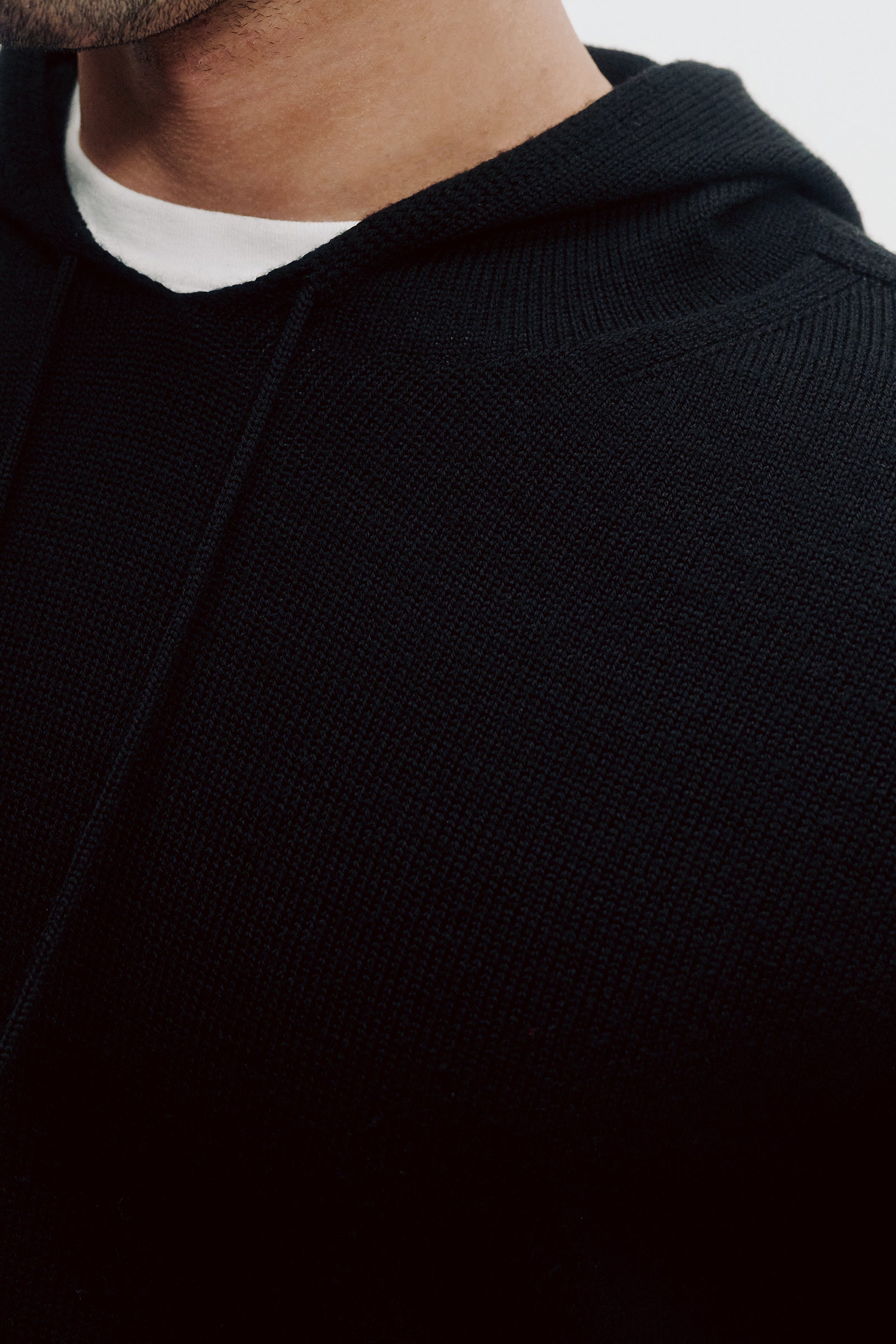 Niko Hoodie Sweater in Black